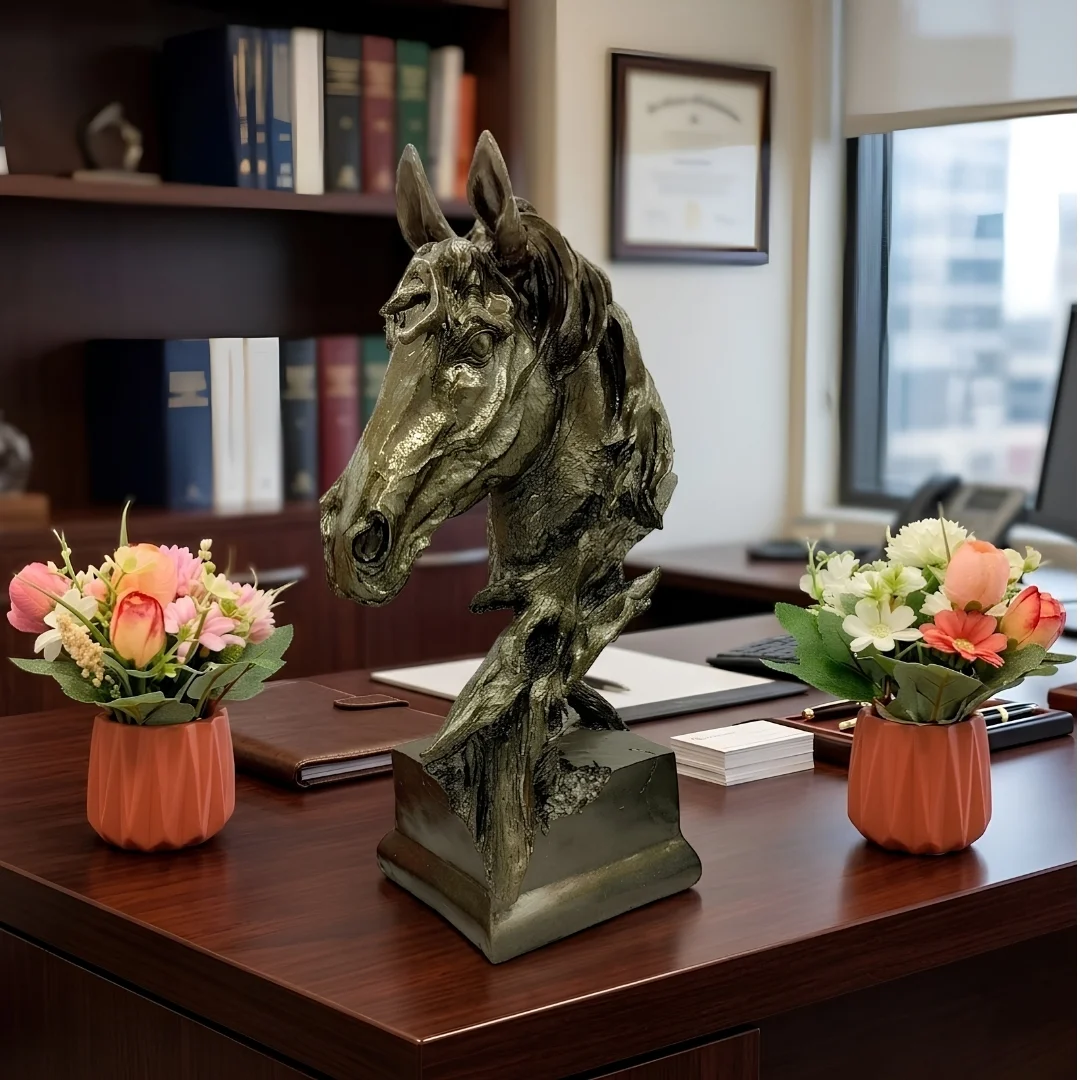 antique-gold-horse-head-statue-2.webp Horse Head Sculpture Antique Gold - Image 1